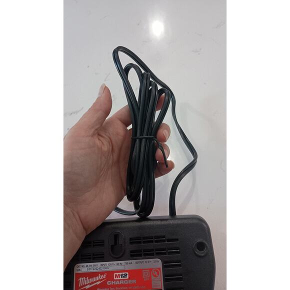 Milwaukee brand new without box 12 volt charger - Picture 7 of 8